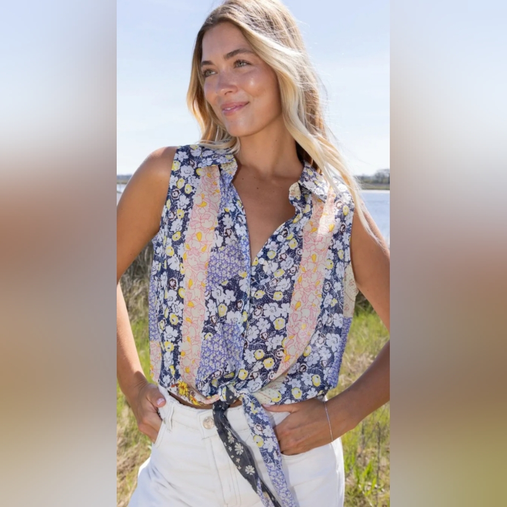 Natural Life NWT Size L Floral Sleeveless Tie-Front Top
